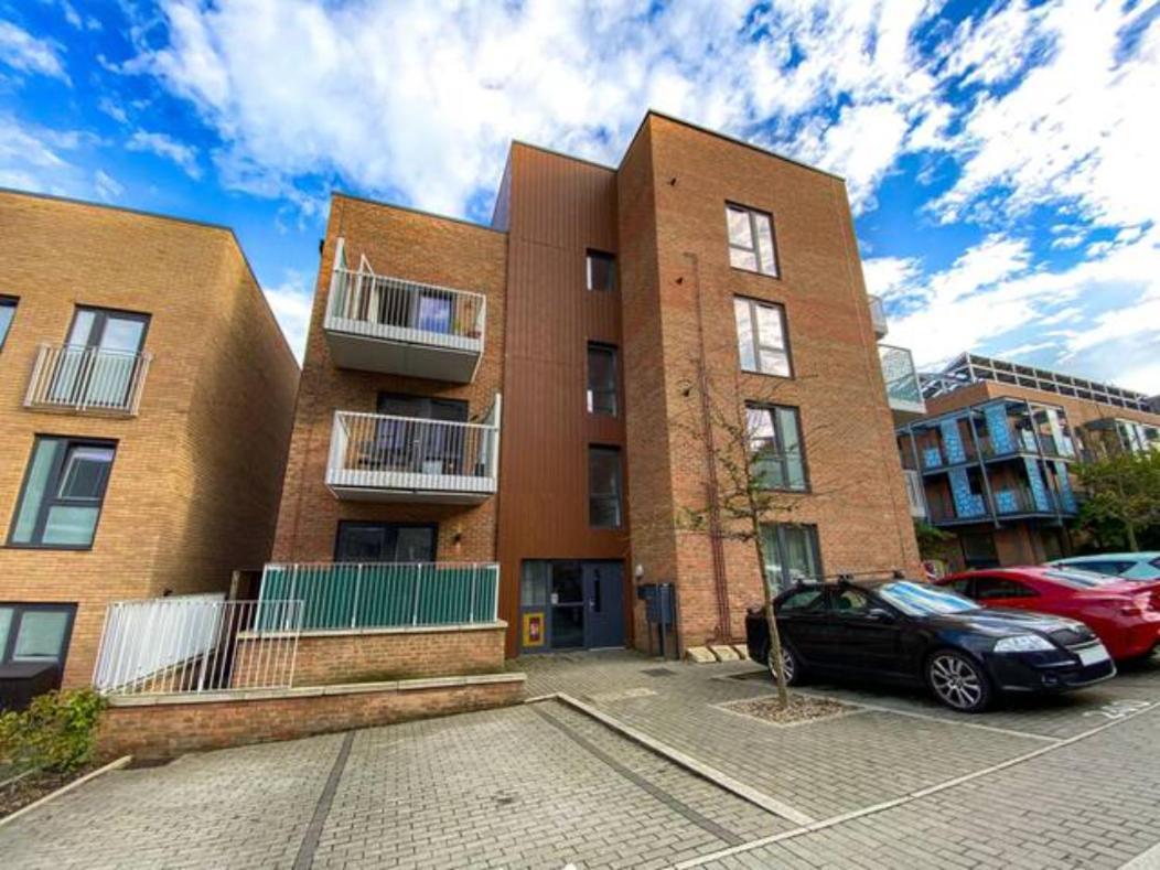 Luxury Campbell Park Apartments In Central Mk With Balcony, Free Parking & Smart Tv With Netflix By Yoko Property Milton Keynes Extérieur photo